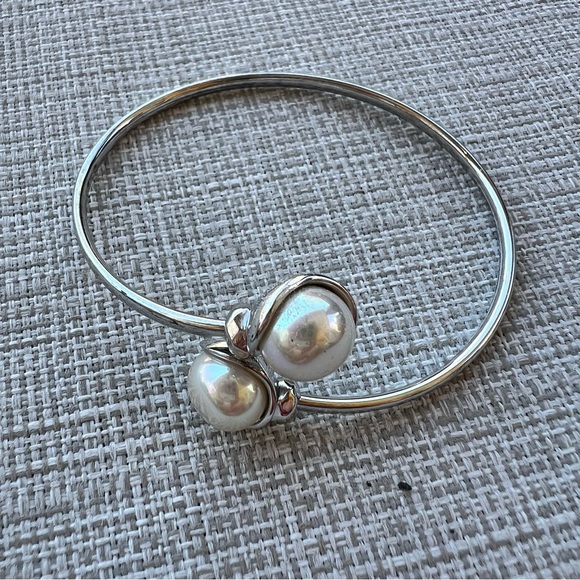 Majorica Alina Pearl Cuff Bracelet Sterling Silver 925 Made In Spain Reg: $197 - Picture 1 of 5